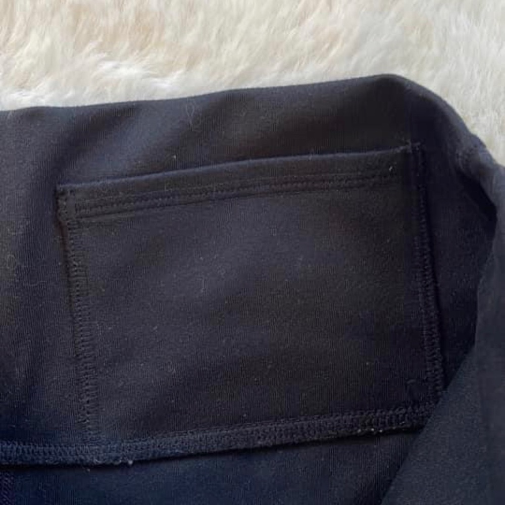 Fabletics - Picture 3 of 3